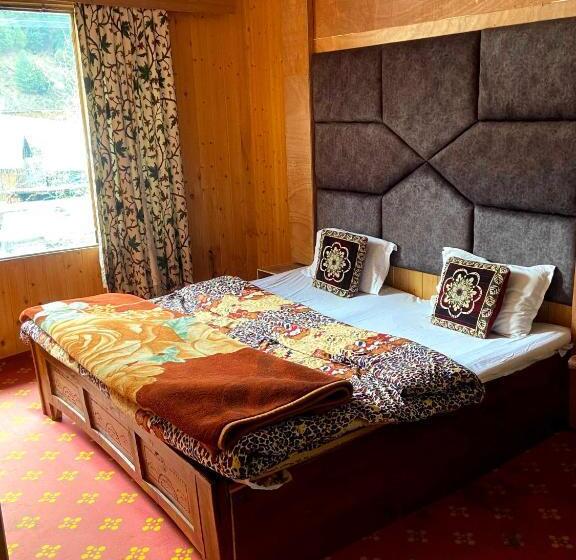 Номер Стандарт, Bombay Palace