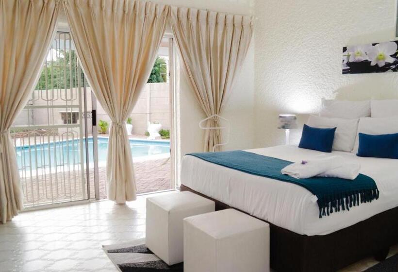 اتاق استاندارد با چشم‌انداز استخر, Moye Guest House