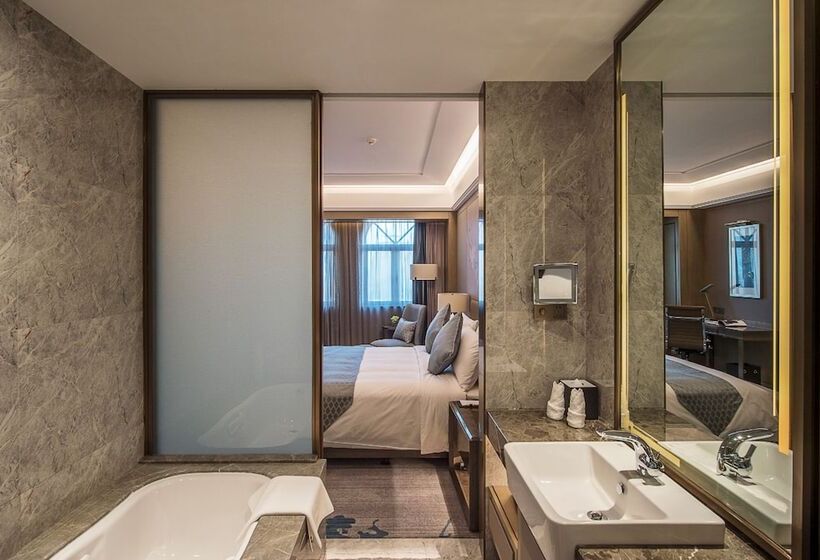Люкс Superior, The Qube Hotel Nanchang East