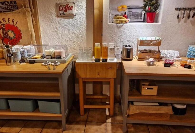 غرفة عائلية, The Aarburg Hotel & Café
