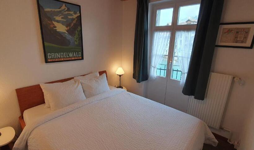 غرفة قياسية فردية مزودة بشُرفة, The Aarburg Hotel & Café