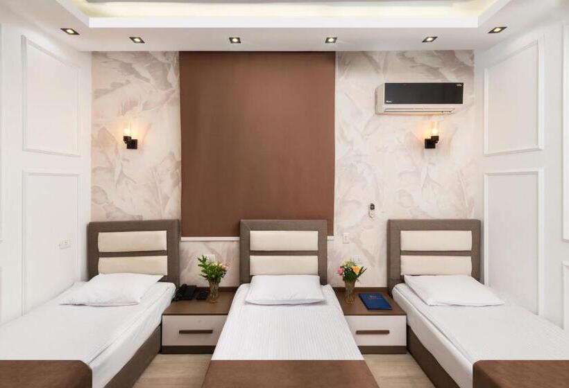 اتاق راحتی سه تخته, Cairo Capital
