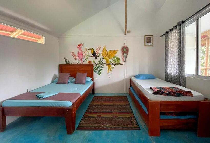 4인용 스탠다드 룸, El Zoo Hostel, Bar & Pool