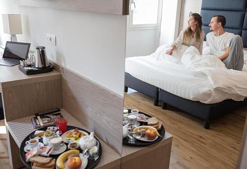 اتاق لوکس با چشم‌انداز, Letto A Castello