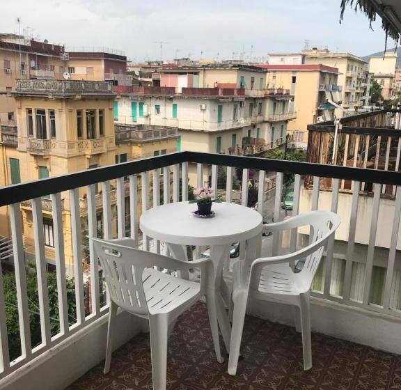 Стандартный Номер Кровать Кинг, Alex's Home