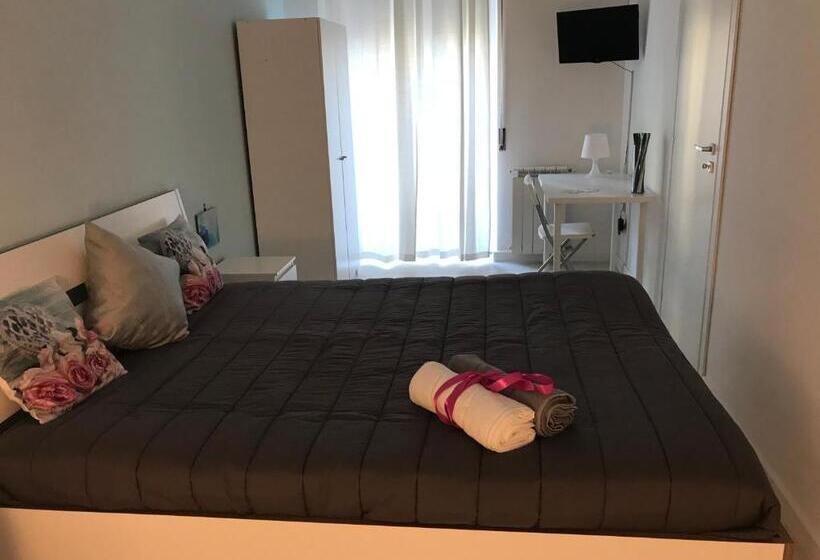 Номер Deluxe, Alex's Home