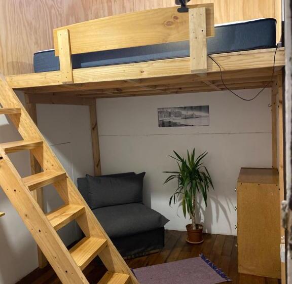 اتاق استاندارد با سرویس بهداشتی مشترک, Casa Elias Valpo   Hostel