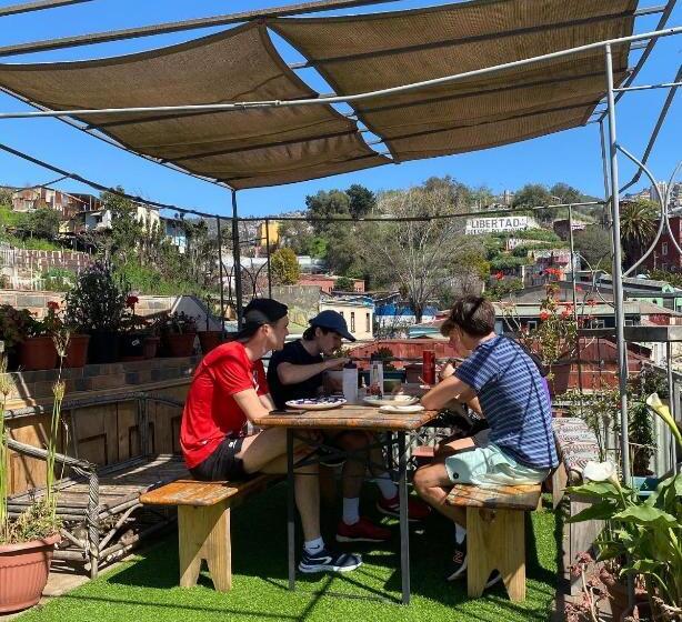 تختخواب در اتاق مشترک, Casa Elias Valpo   Hostel
