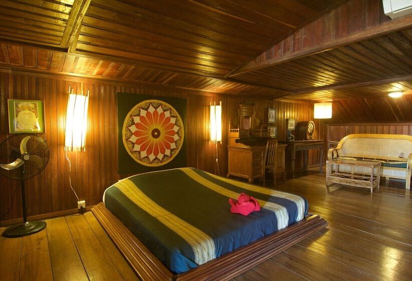 Люкс, Terres Rouges Lodge