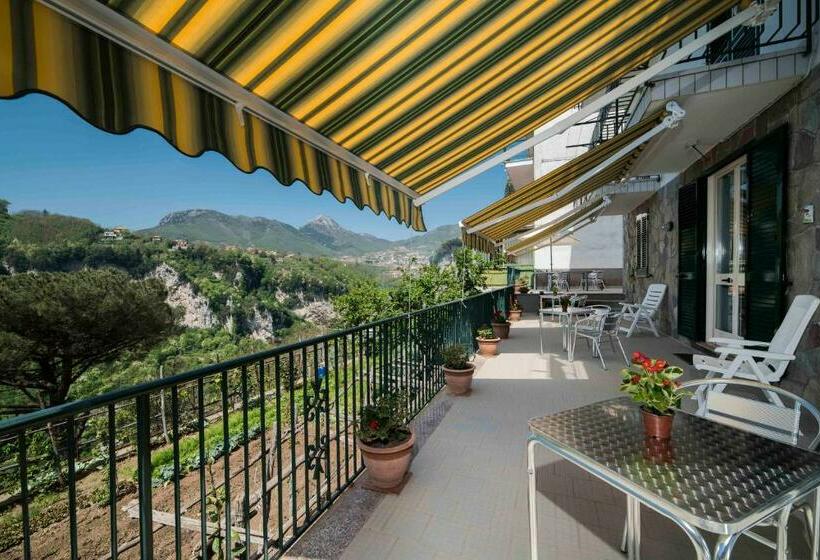 Quarto Estandar com Terraço, Albachiara