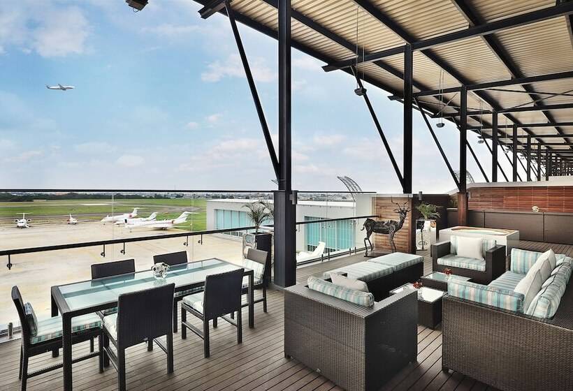 Suíte Presidencial, Legend Hotel Lagos Airport, Curio Collection By Hilton