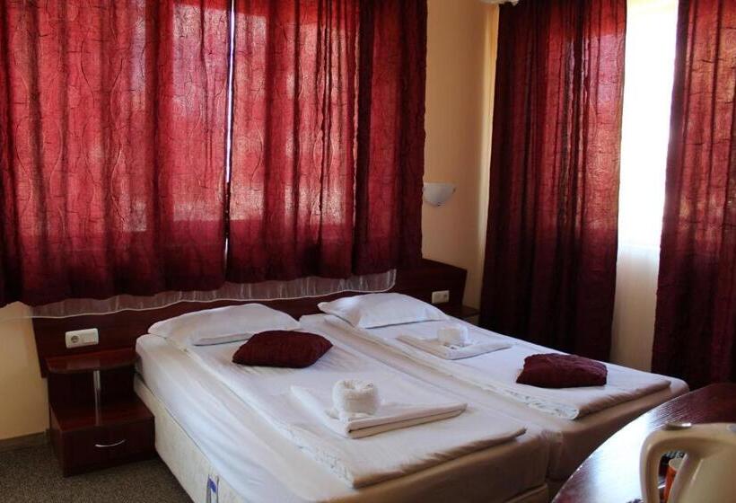 Трехместный Номер Классика, Guest House Bordo
