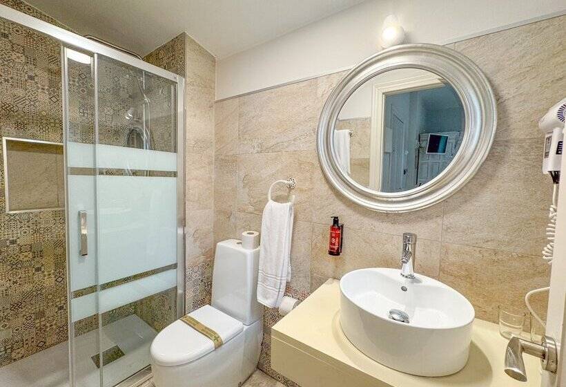 Suíte Familiar, Akla Hotel Suites Santillana