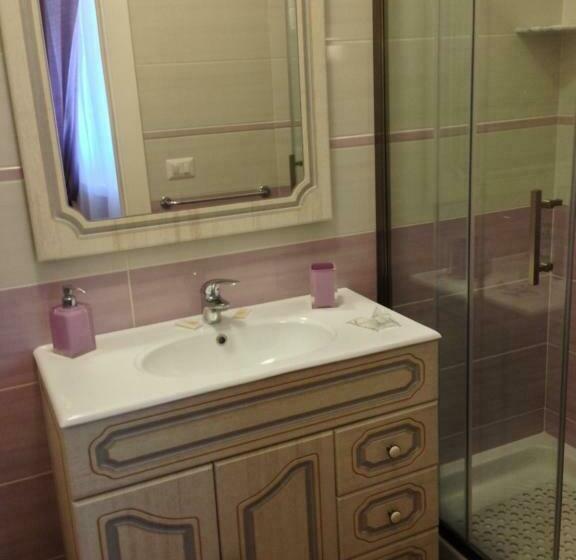 اتاق لوکس, Flores B&b