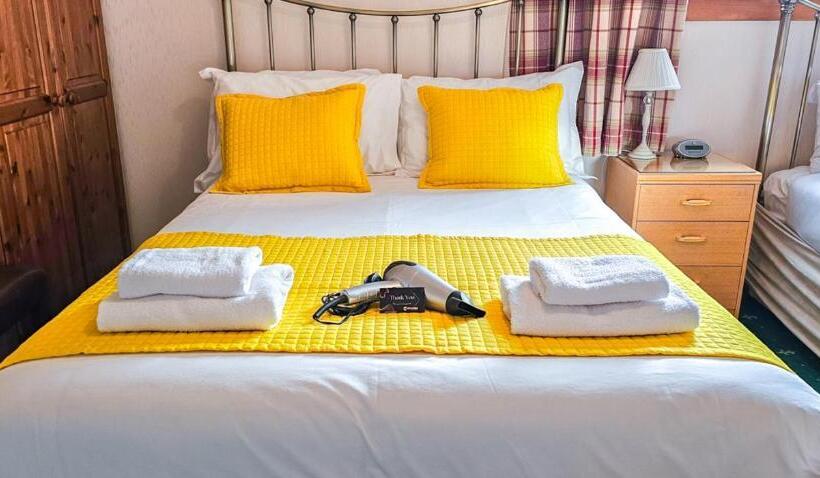 Трехместный Номер Классика, Mystayinn Abermar Guest House