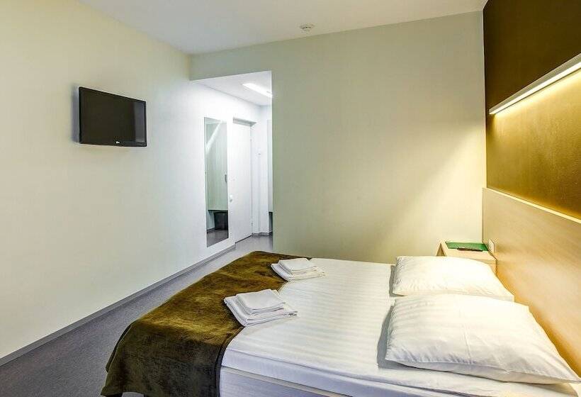 اتاق راحتی, Kirovskie Dachi Motel