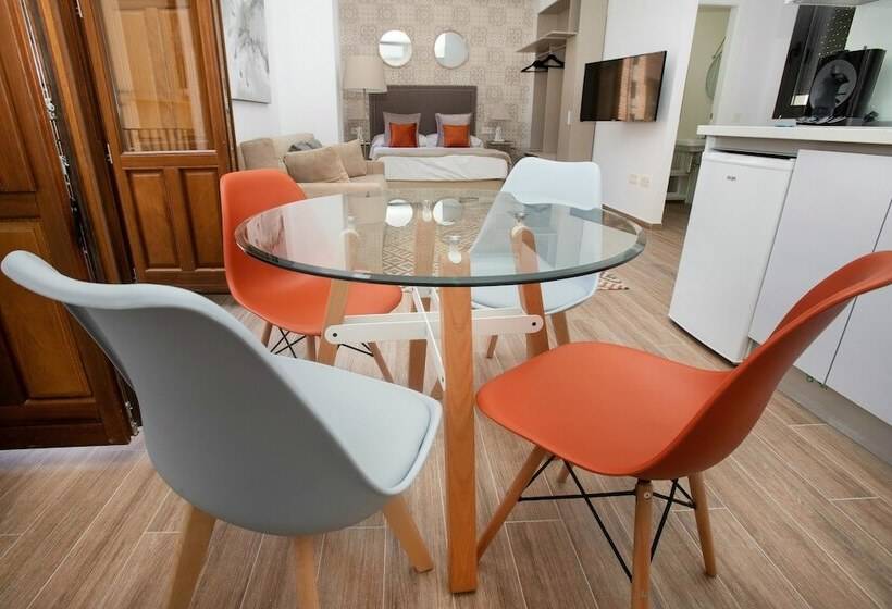 استودیوی استاندارد, Feelathome Mártires Apartments