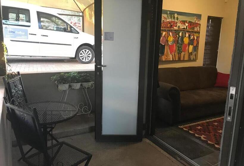 غرفة قياسية, A Little Guesthouse