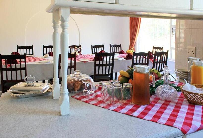 Номер Стандарт Вид на Бассейн, Durban Manor Guesthouse