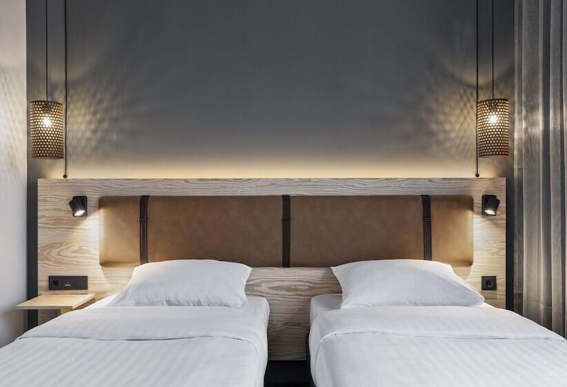 Номер Стандарт, Moxy Duesseldorf South