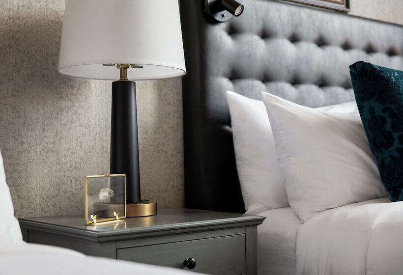 Номер Deluxe, The Foundry Hotel Asheville, Curio Collection By Hilton