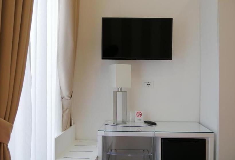 اتاق اکونومی, Domus Nova
