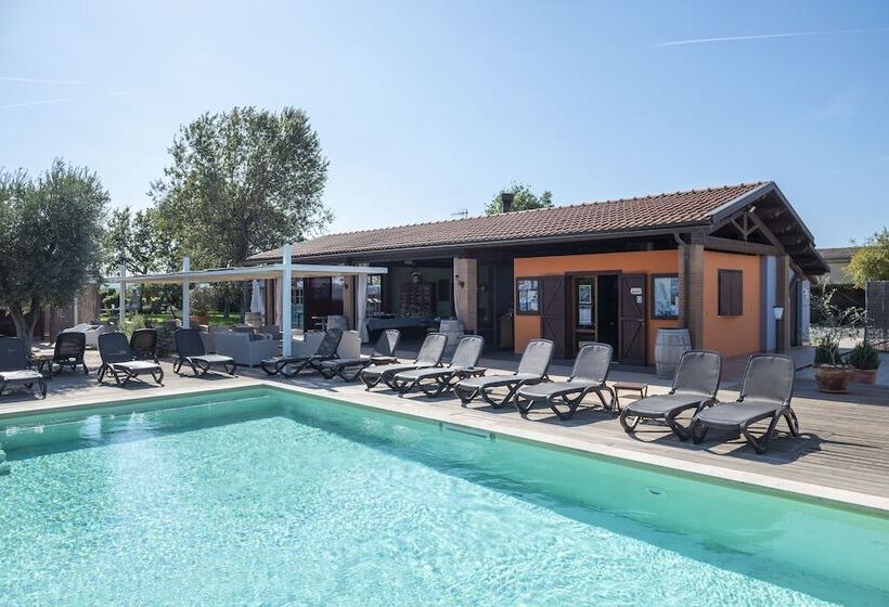 اتاق خانوادگی, Country Resort Le Due Ruote