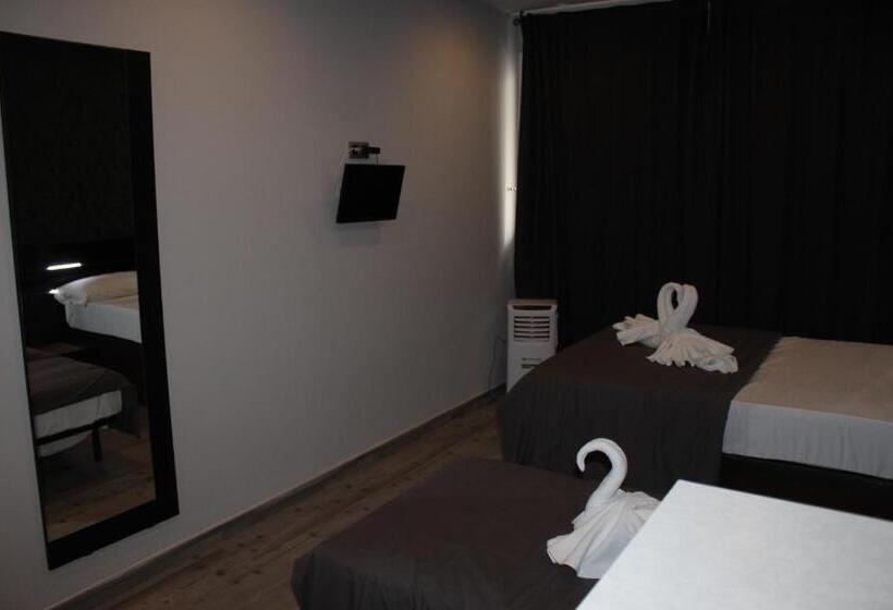 اتاق خانوادگی, Bcn Condal Hostal