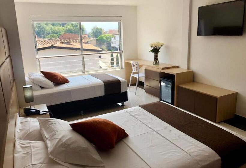 Quarto Triplo Estandar, Csi Medellín