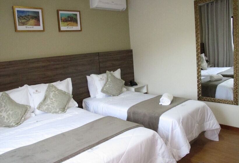 Quarto Triplo Superior, & Pousada Princesa Isabel Rua Teresa