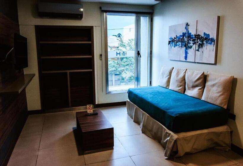 Апартаменты 1 Спальня, H1 Apartments