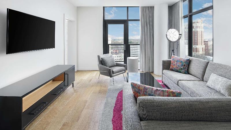 سوئیت با تخت بزرگ, Canopy By Hilton Atlanta Midtown