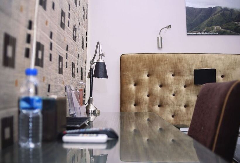 اتاق اجرایی, Capitalinn Plus