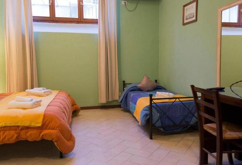 חדר סטנדרט לשלושה, Florence Decamerone B&b