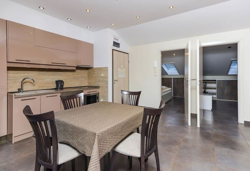 2 Bedroom Deluxe Apartment Sea View, Apartments Sofija