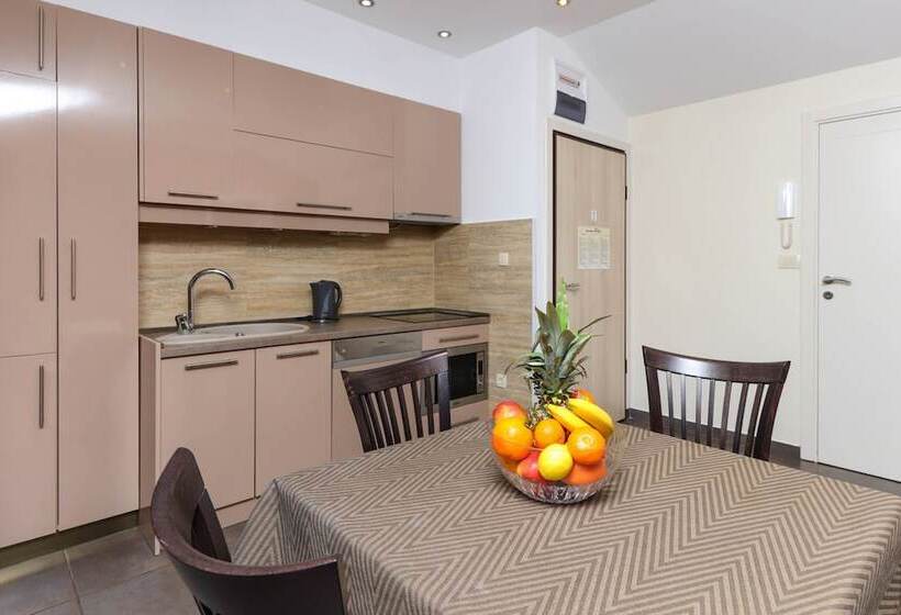 2 Bedroom Deluxe Apartment Sea View, Apartments Sofija
