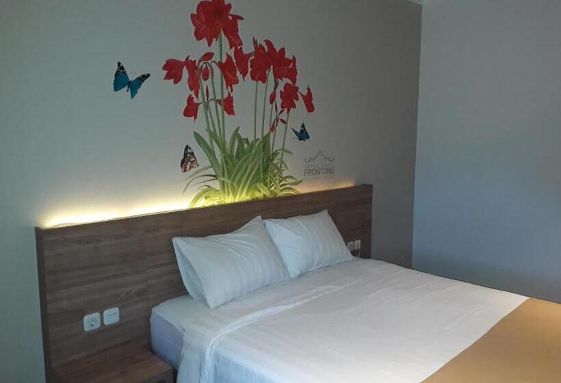 Номер Deluxe, Three Eight Front One Boutique Batu Malang