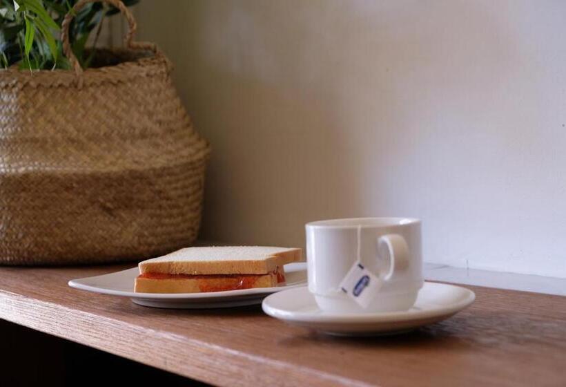 Кровать в Общей Комнате, M Boutique Hostel