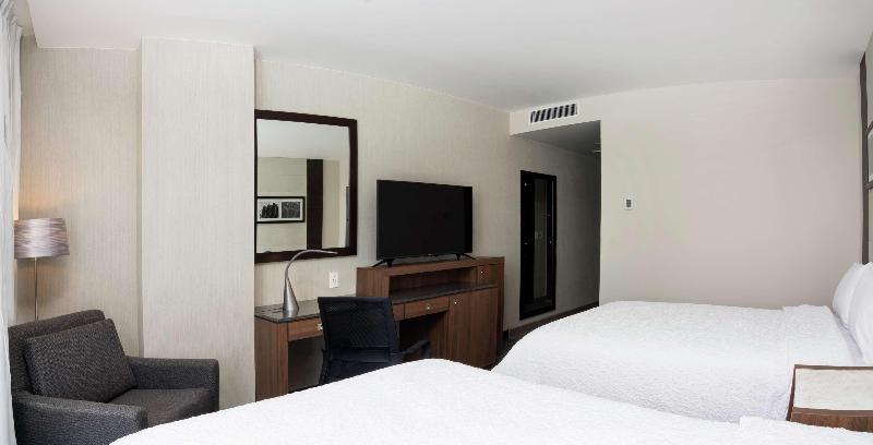 اتاق استاندارد با چشم‌انداز شهر, Hampton Inn San Luis Potosi
