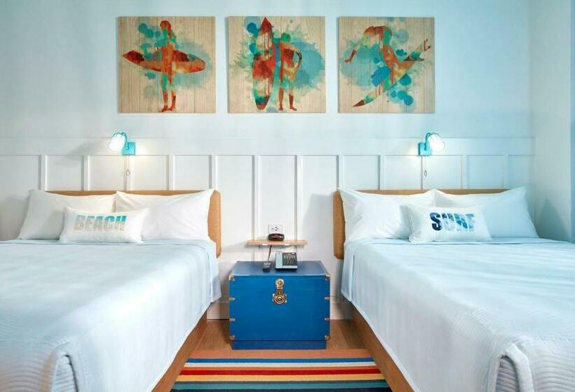 غرفة قياسية مطلّة علي حمام السباحة, Universal's Endless Summer Resort - Surfside Inn and Suites