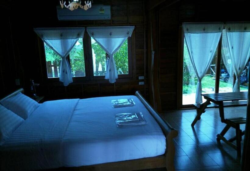 Семейный Номер, Huanmaisakngam Resort