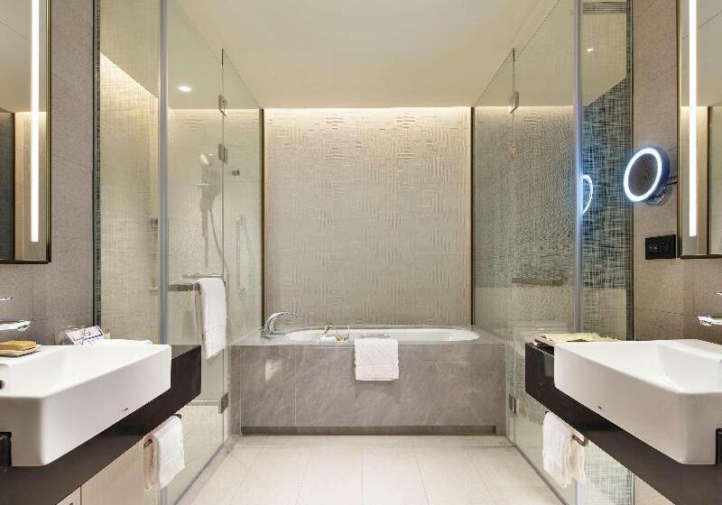 اتاق استاندارد با تخت بزرگ, Hilton Taipei Sinban