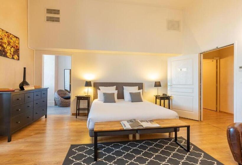 Вилла Deluxe 1 Спальня, Le Castel Pierre   Maison Privée 4 étoiles   18 Personnes