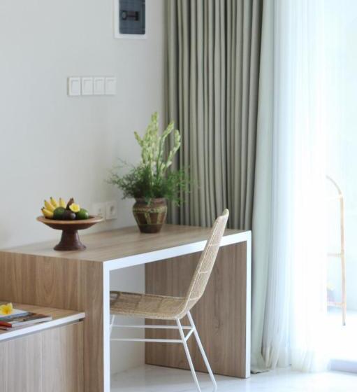 Номер Deluxe, Tapa Tepi Kali Canggu