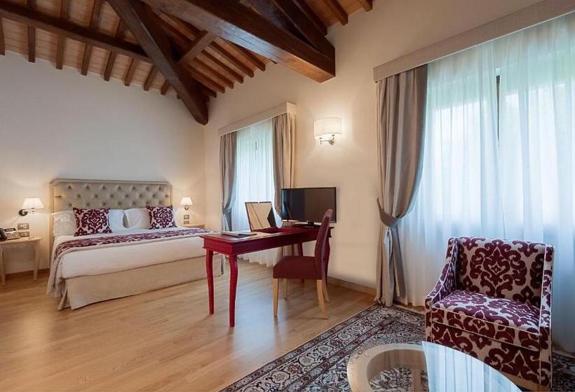 Полулюкс, Borgo La Chiaracia Resort & Spa