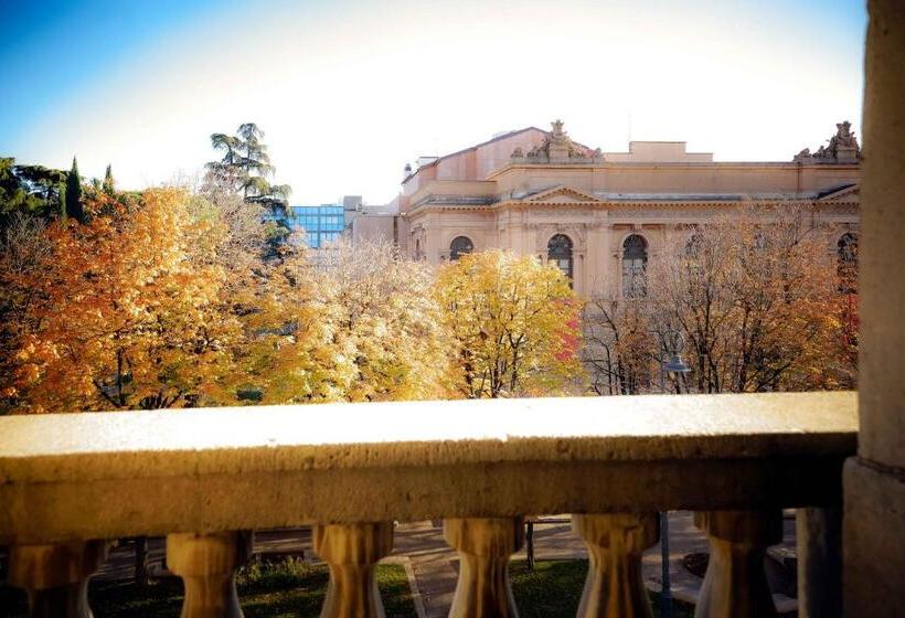 اتاق لوکس, Bergamo Inn 43
