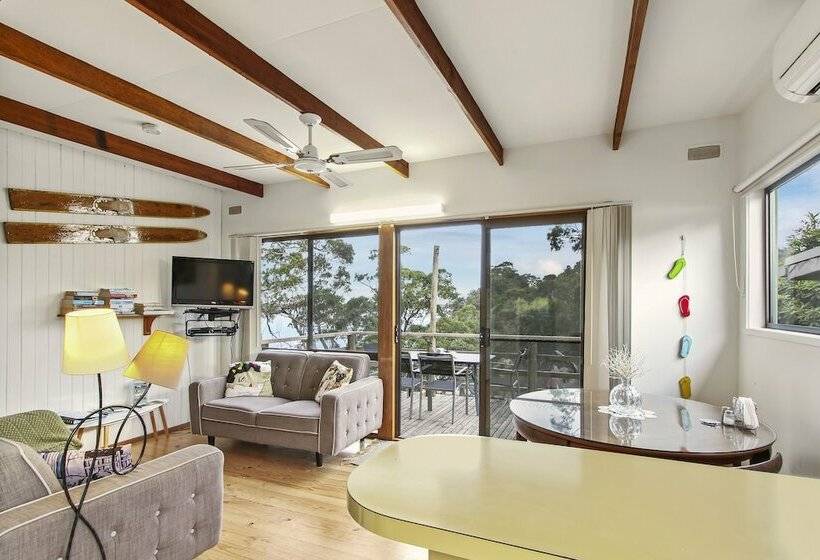 오두막, Jetty Road Retreat