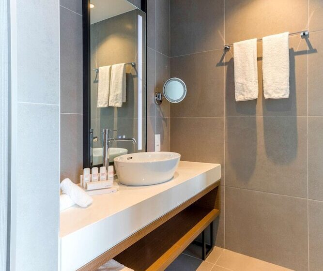 اتاق خانوادگی با چشم‌انداز دریا, Radisson Blu Hotel, Larnaca
