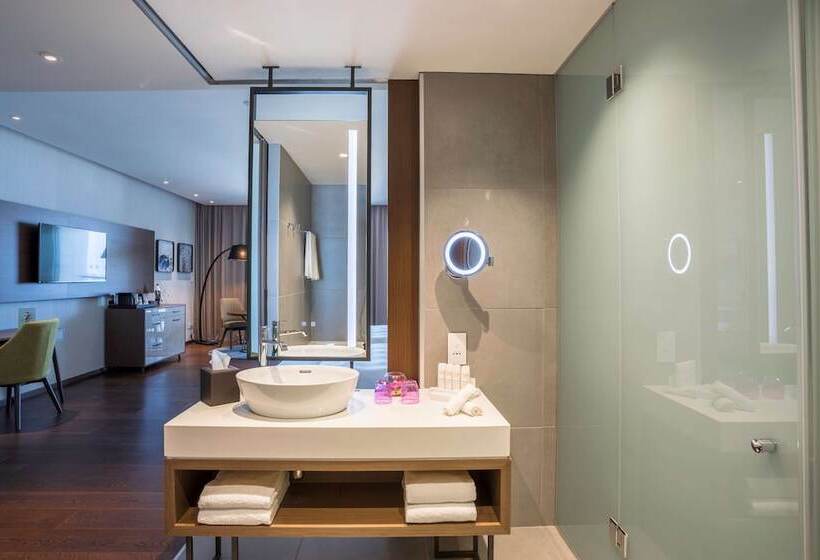 اتاق پرمیوم با چشم‌انداز دریا, Radisson Blu Hotel, Larnaca