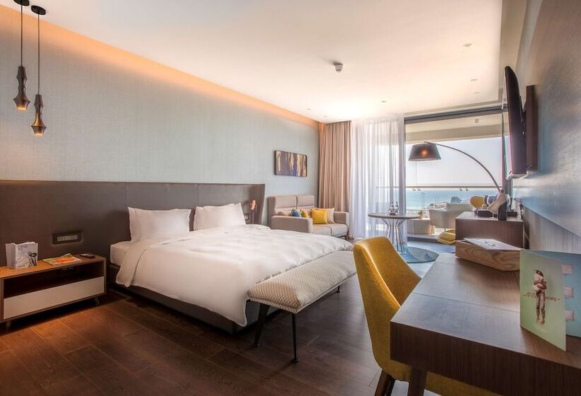اتاق پرمیوم با چشم‌انداز دریا, Radisson Blu Hotel, Larnaca
